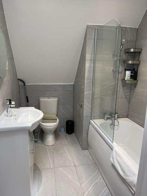 Rosey Lodge -1Bedroom Cousy Flat - Parking, Netflix, Wifi - Close To Blenheim Palace & Oxford - F5 Kidlington Buitenkant foto