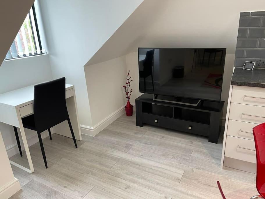 Rosey Lodge -1Bedroom Cousy Flat - Parking, Netflix, Wifi - Close To Blenheim Palace & Oxford - F5 Kidlington Buitenkant foto