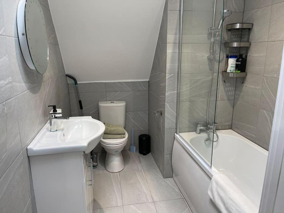 Rosey Lodge -1Bedroom Cousy Flat - Parking, Netflix, Wifi - Close To Blenheim Palace & Oxford - F5 Kidlington Buitenkant foto
