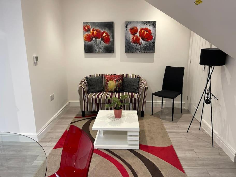 Rosey Lodge -1Bedroom Cousy Flat - Parking, Netflix, Wifi - Close To Blenheim Palace & Oxford - F5 Kidlington Buitenkant foto